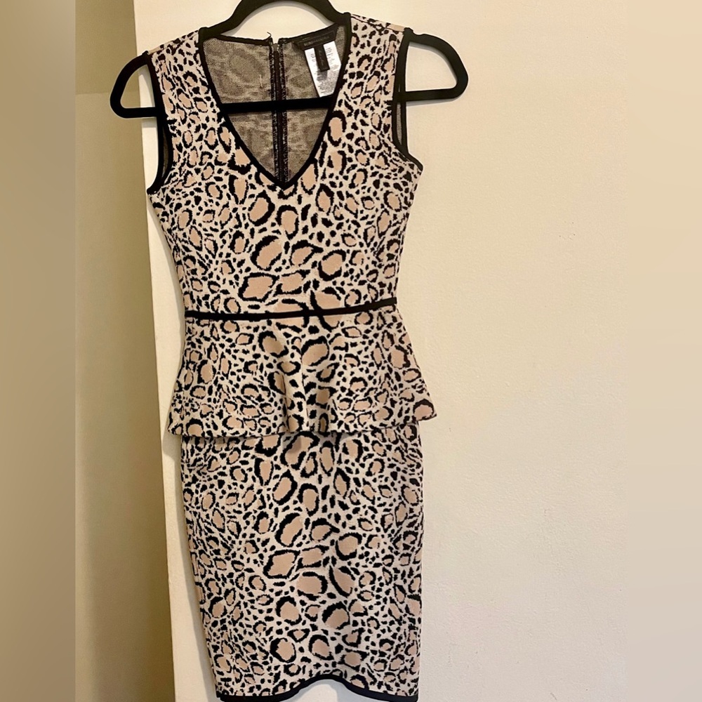BGBG Leopard Dress.Rare to find! Won’t regret it! It give you curve! Good as new